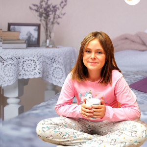 Pijama para niña de entretiempo estampado unicornio